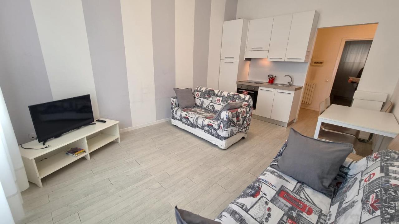 Affittimoderni Milano White Apartment Exterior photo